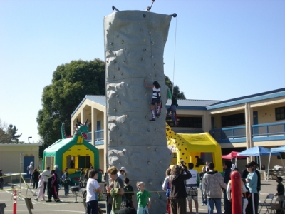 3-Climber-Rockwall