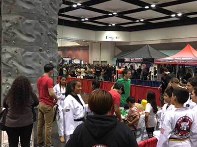 3-Climber-side-view-Tradeshow-2017